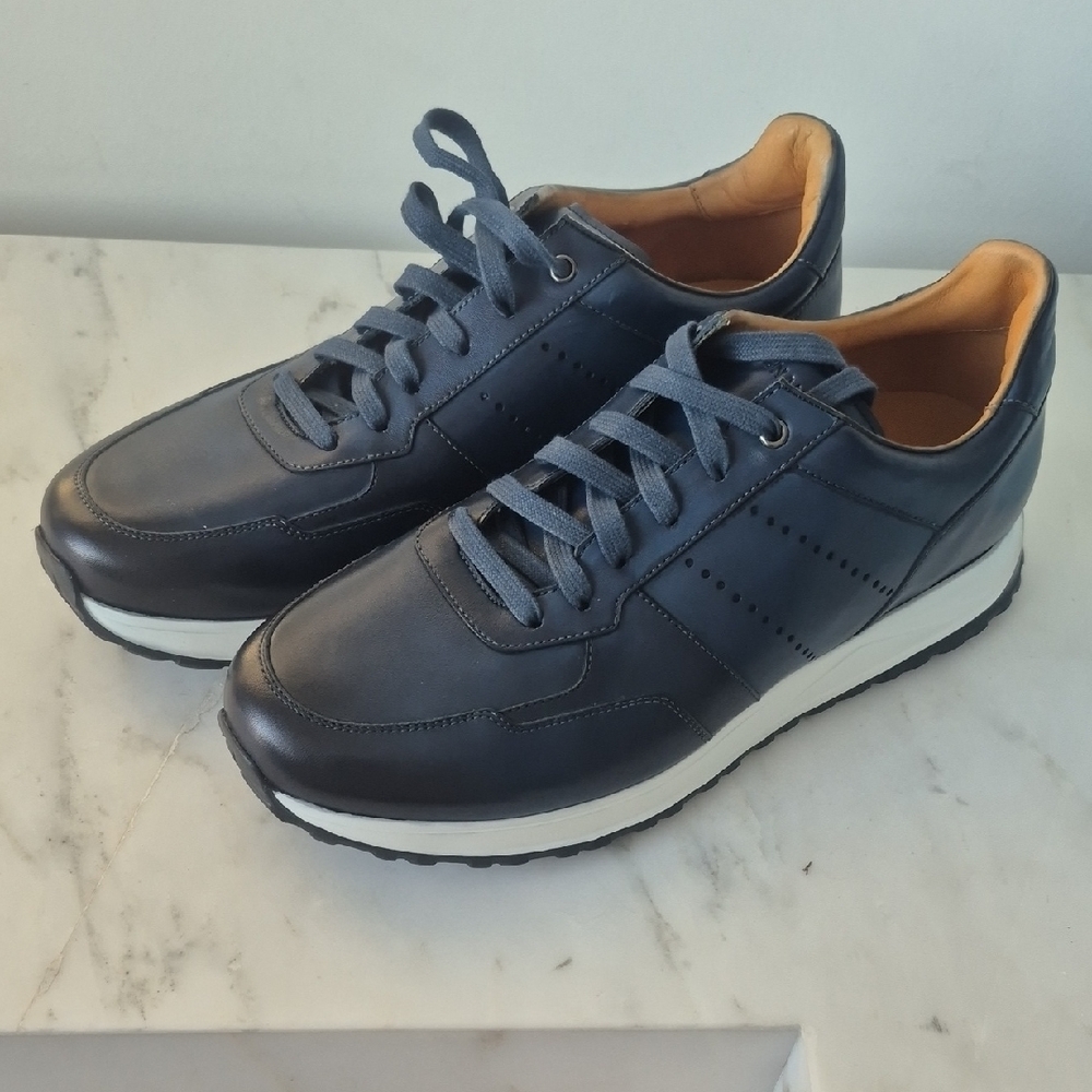 MAGNANI Sneackers. Size 11